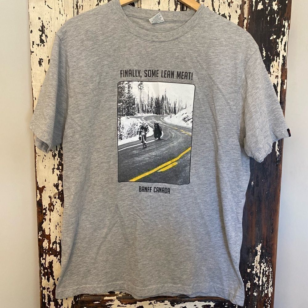 Bannf Canada Lean Meat funny cyclist T-shirt. Size L.